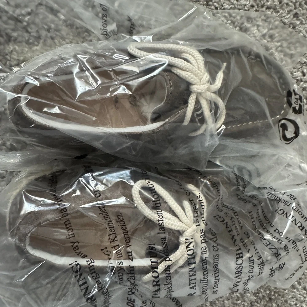 NWT Birkenstock Pasadena Brown Boat Shoes  White Sole Size 7 Women Size 5 Men